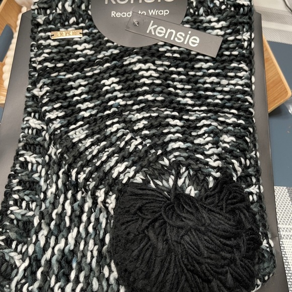 KENSIE Marled Beanie and Scarf Set - Picture 4 of 10